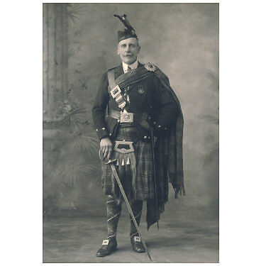 GREAT SCOTSMAN highlander w kilt SUPER CAB PHOTO c1905  