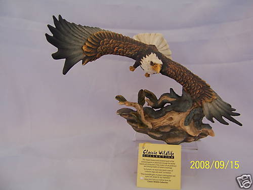 Beautiful Classic Wildlife Collection Eagle Figurine  