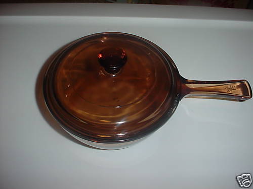 PYREX VISIONS AMBER .5 LITER SAUCEPAN & LID  